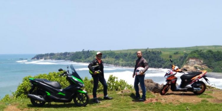 Respiro Touring Journalist Otojourney 2020 ke Pantai Batu Karas Pangandaran