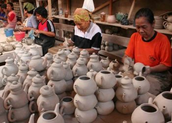 Bantuan untuk Sektor Informal dan UMKM Harus Diprioritaskan