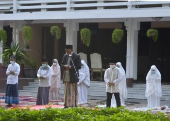Panduan dan Tata Cara Shalat Idul Adha 1442 H di Rumah, Dikerjakan Sendirian atau Berjamaah