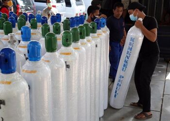 Pegawai Kemenkeu Beri Bantuan 100 Tabung Oksigen untuk Penanganan Covid-19