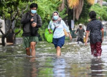 Waspada Musim Hujan, 27 Provinsi Termasuk Jakarta Berpotensi Banjir dan Longsor