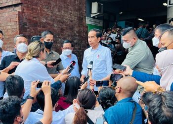 Usai G20, Presiden Jokowi Blusukan ke Pasar Badung