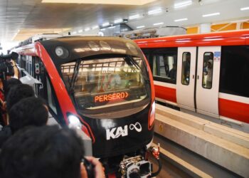 Kurangi Macet dan Polusi, Presiden Jokowi Ajak Masyarakat Naik LRT