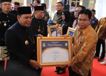 BPKD Kota Tangerang Berikan Penghargaan kepada Wajib Pajak Terpatuh