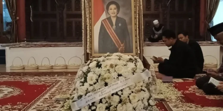 Pendiri Mustika Ratu Mooryati Soedibyo Wafat