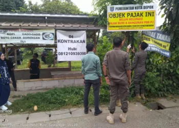 Nunggak Pajak, 11 Objek Pajak Dipasang Plang dan Stiker di Depok