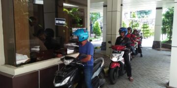Bayar Pajak Kendaraan Makin Mudah dengan Layanan Drive Thru di Samsat Surabaya Timur