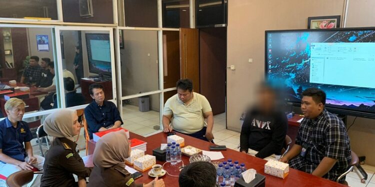 Kanwil DJP Jawa Barat II Serahkan Tersangka dan Barang Bukti Kasus Tindak Pidana Perpajakan